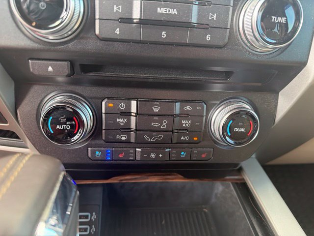 Used 2018 Ford F150 Lariat w/ Equipment Group 502A Luxury AWD/4WD image 24