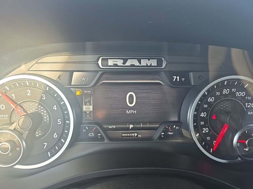 New 2026 RAM 1500 4x4 Crew Cab image 17