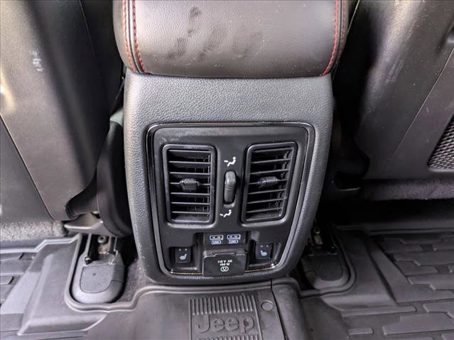 Used 2020 Jeep Grand Cherokee Trailhawk AWD/4WD image 17