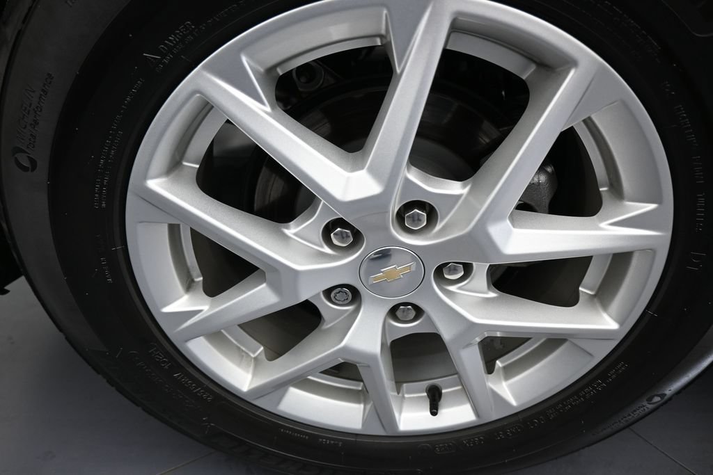 Used 2023 Chevrolet Equinox LS FWD image 40