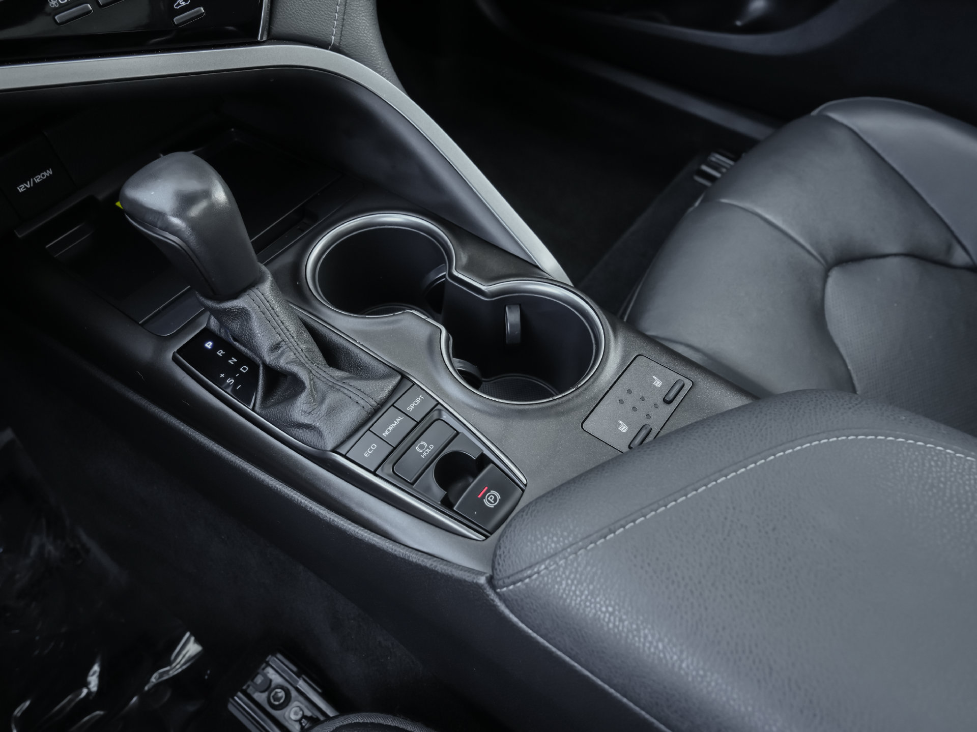 Used 2022 Toyota Camry XSE w/ Navigation Package FWD image 15