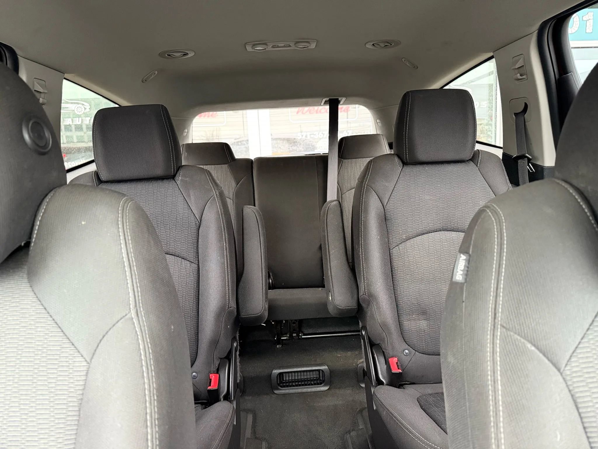 Used 2017 Chevrolet Traverse LT image 25