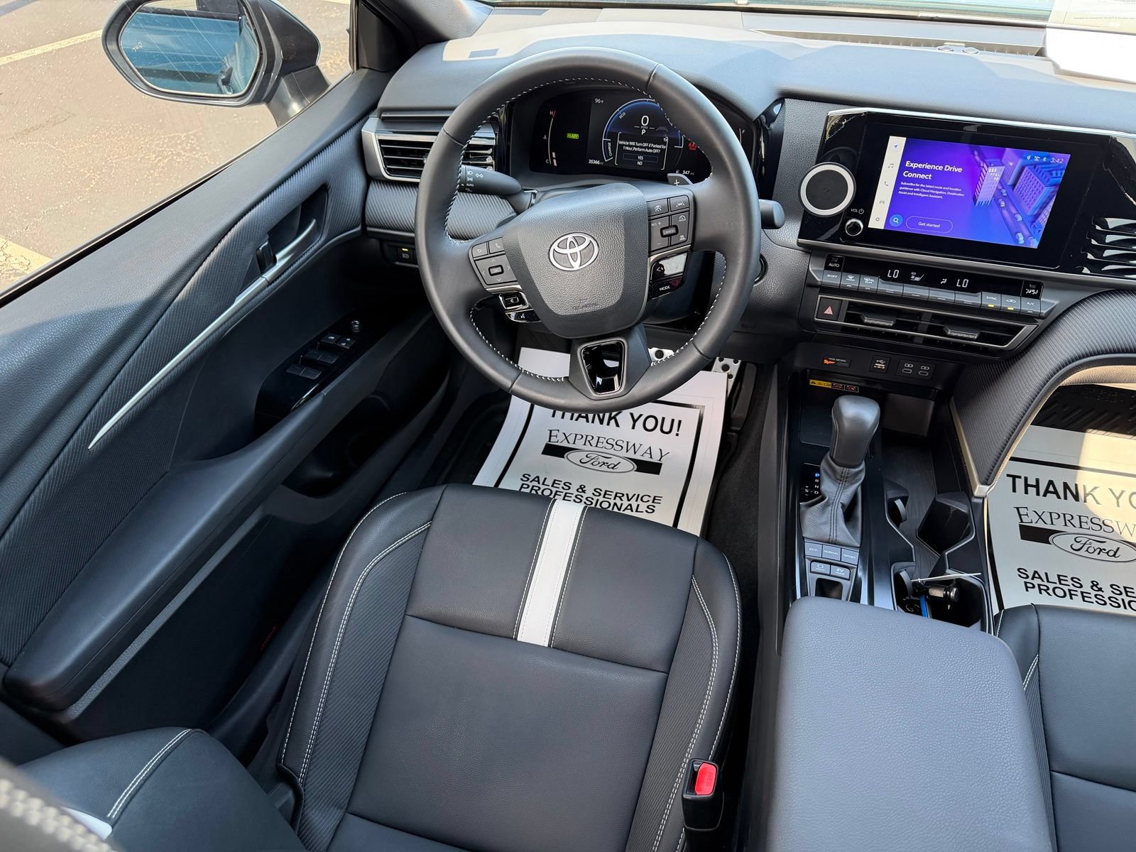 Used 2025 Toyota Camry SE FWD image 14