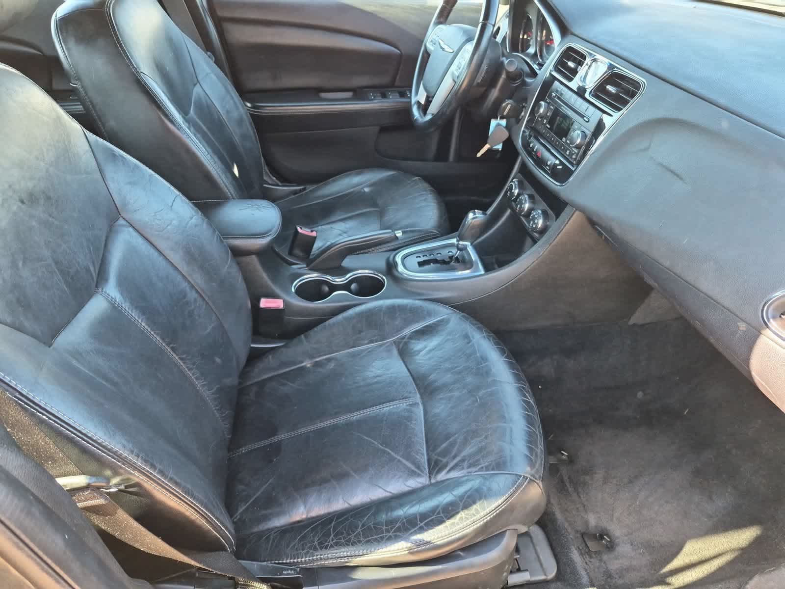 Used 2013 Chrysler 200 Limited FWD image 21