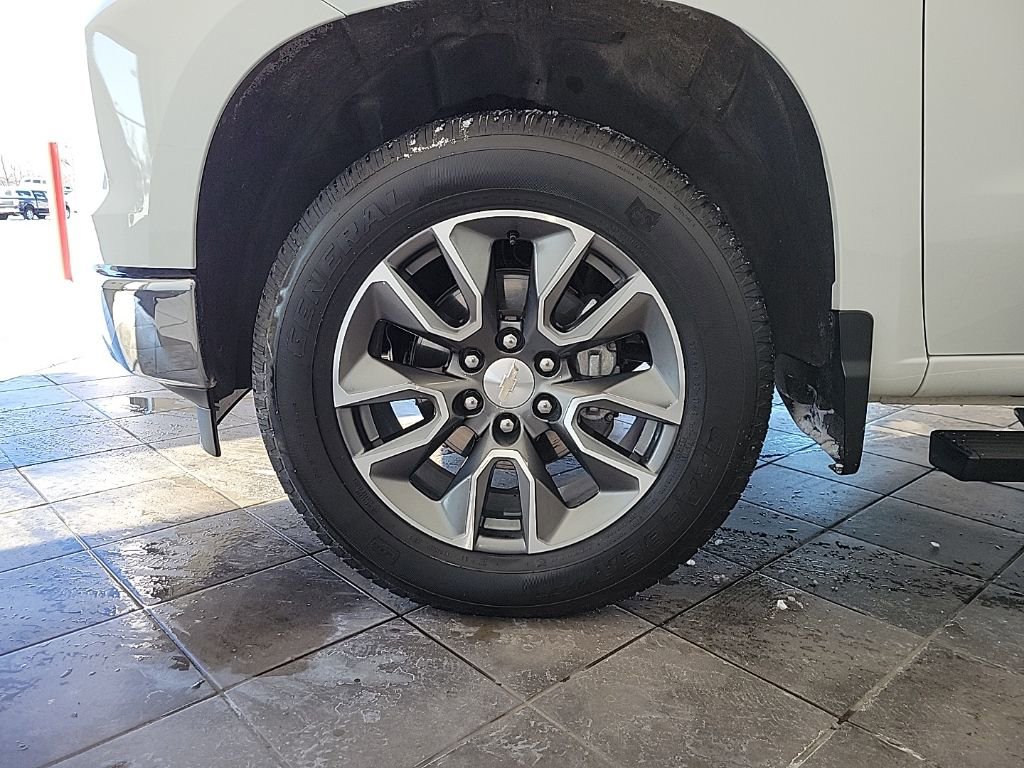 Used 2023 Chevrolet Silverado 1500 LT image 17