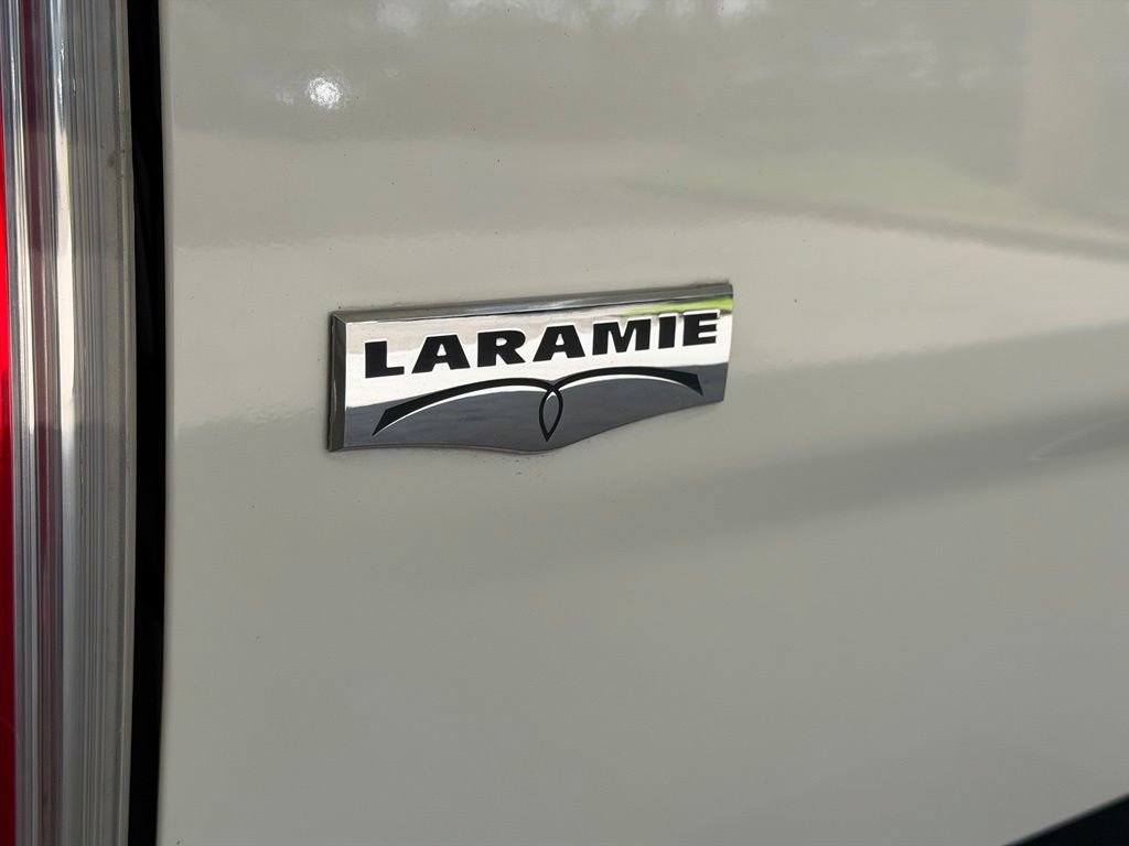 Used 2018 RAM 3500 Laramie RWD image 21
