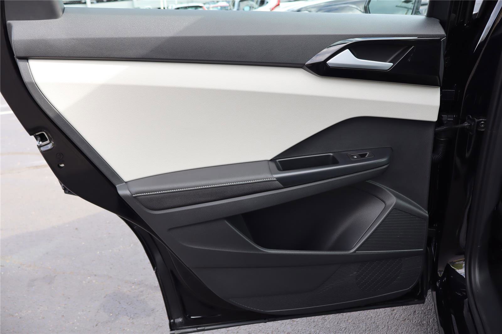 Certified 2025 Volkswagen Taos S image 25