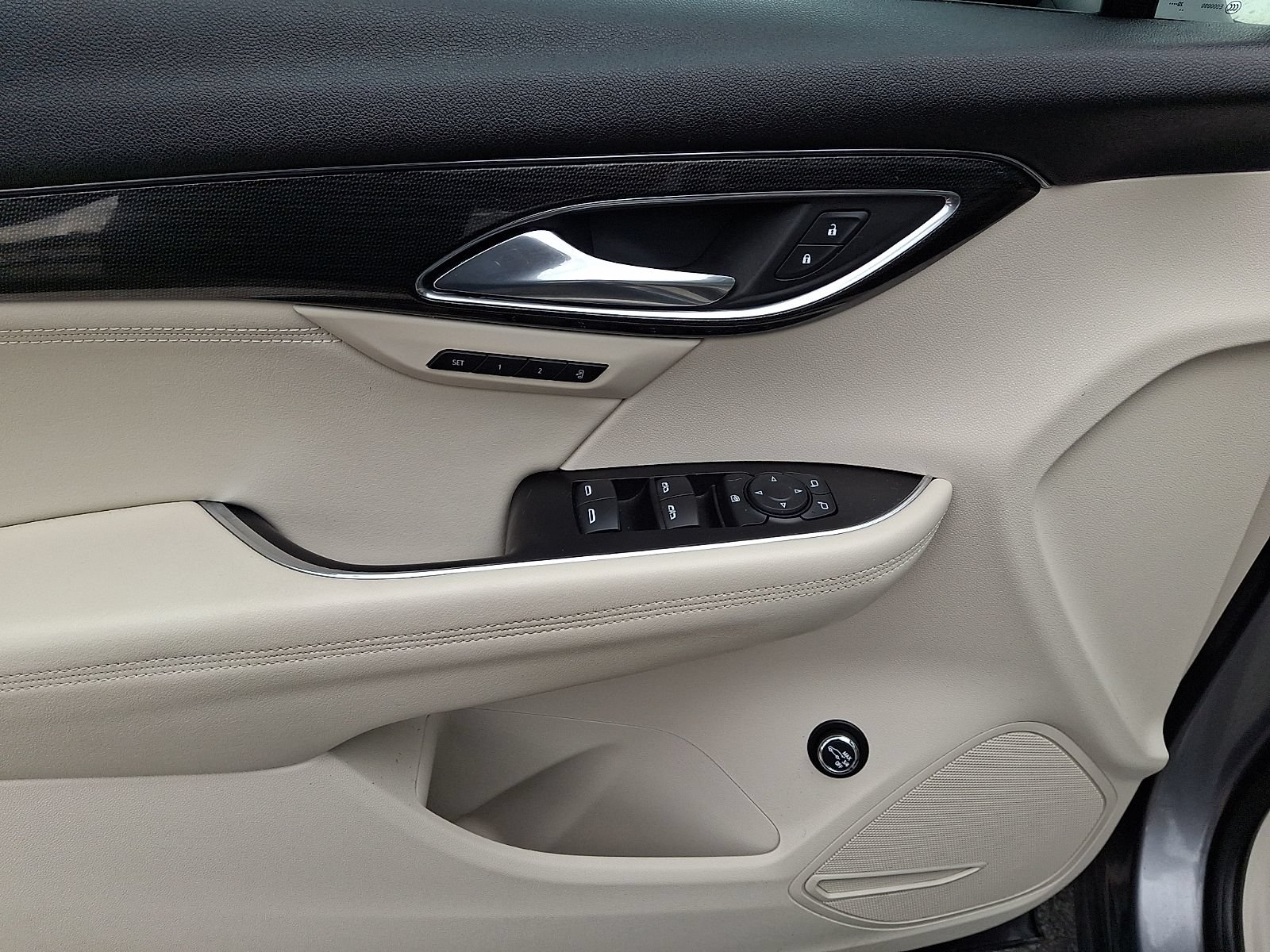 Used 2021 Buick Envision Essence AWD/4WD image 12