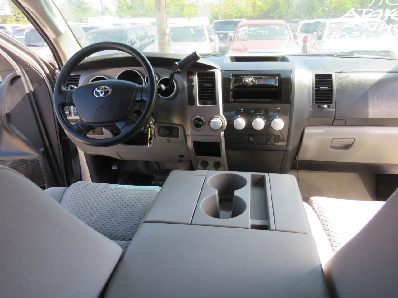 Used 2011 Toyota Tundra 4x4 Double Cab w/ Tow Pkg image 27