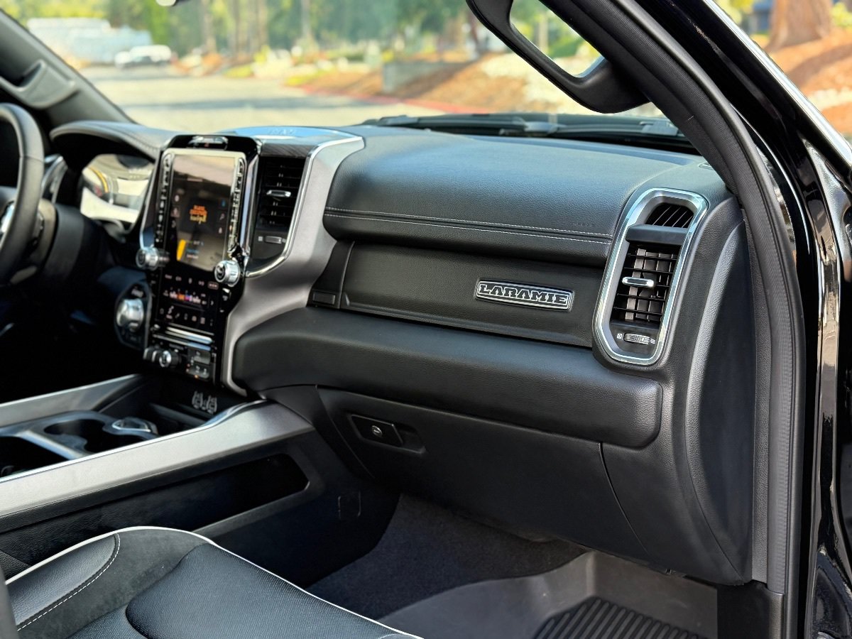 Used 2025 RAM 1500 Laramie w/ Sport Appearance Package AWD/4WD image 16