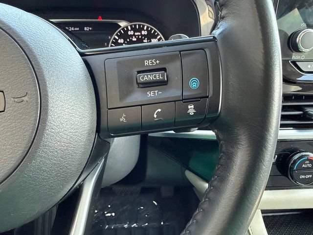 Used 2022 Nissan Pathfinder SV AWD/4WD image 12