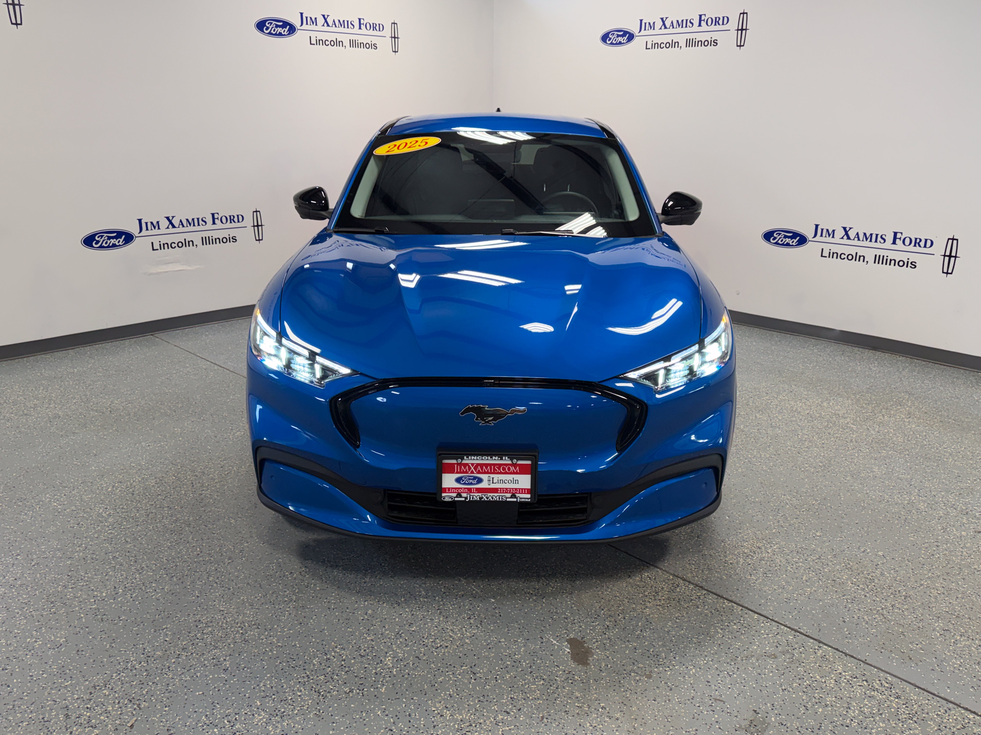 Used 2025 Ford Mustang Mach-E Premium AWD/4WD image 2