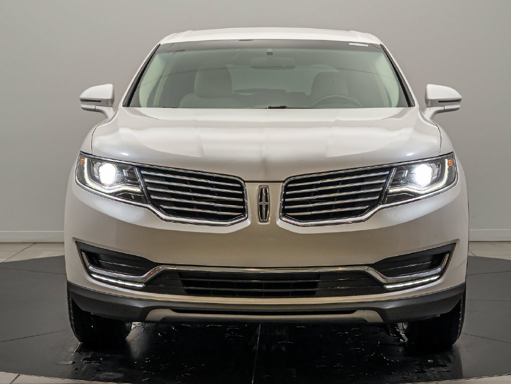 Used 2016 Lincoln MKX Select w/ Select Plus Package AWD/4WD image 2
