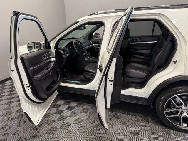 Used 2019 Ford Explorer Sport w/ Equipment Group 401A AWD/4WD image 13