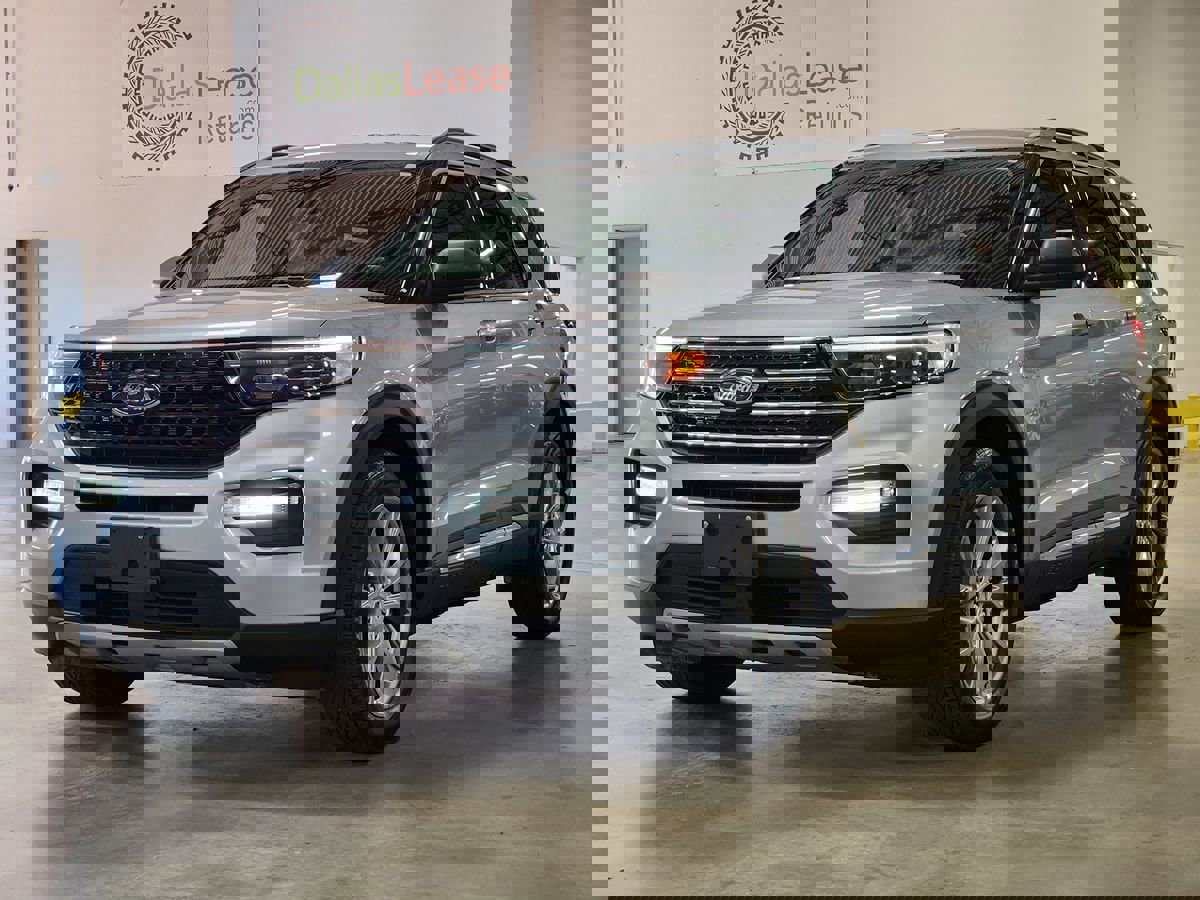 Used 2021 Ford Explorer XLT w/ Equipment Group 202A image 4