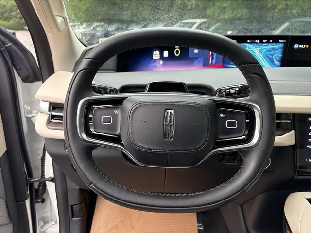 New 2027 Lincoln Navigator Reserve AWD/4WD image 14