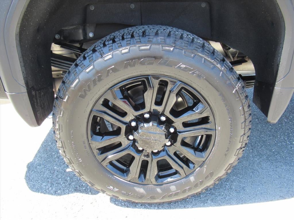 Used 2023 GMC Sierra 3500 Denali w/ Denali Black Diamond Edition AWD/4WD image 10