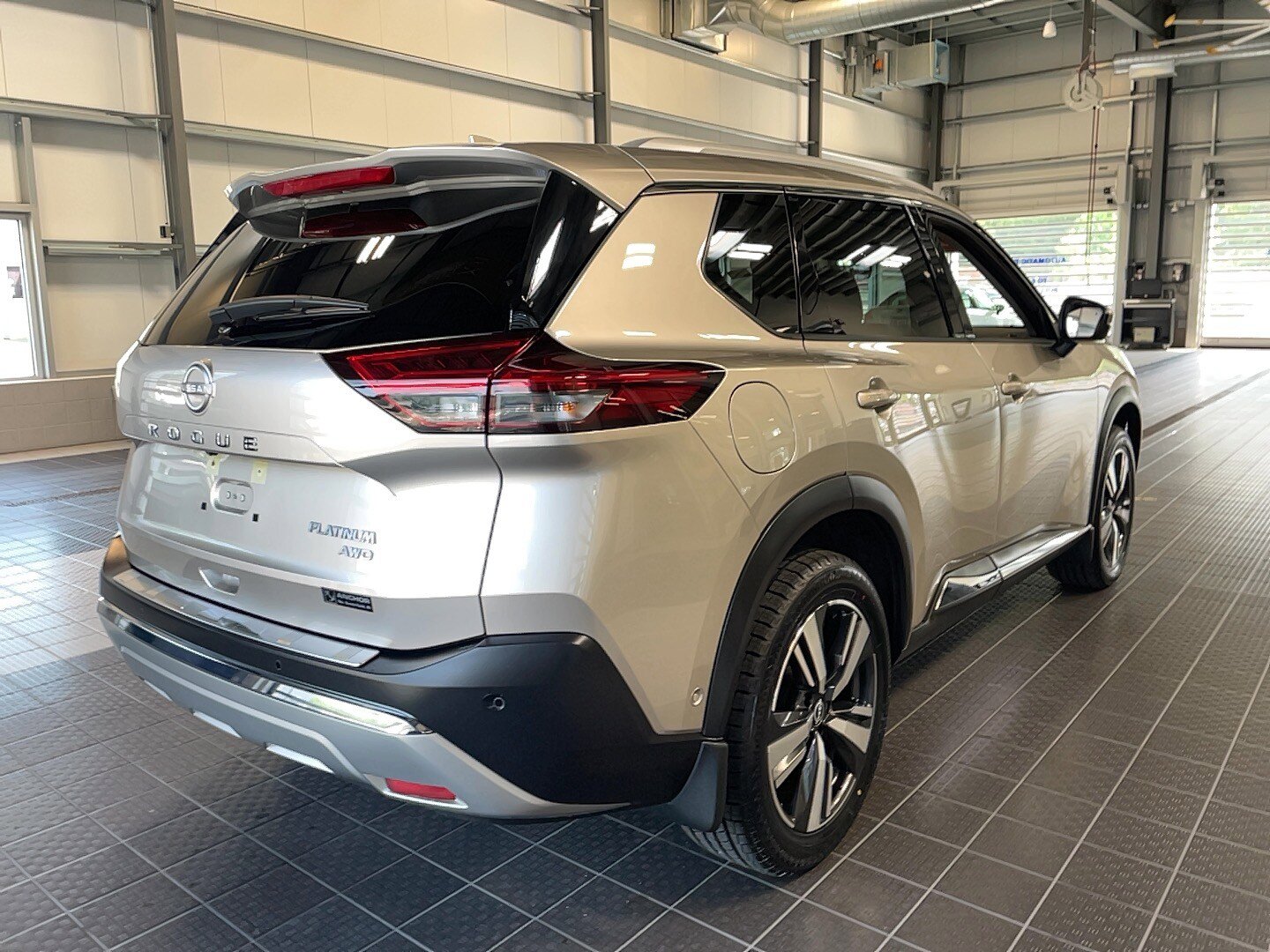 Used 2022 Nissan Rogue Platinum w/ Head-Up Display Package image 25
