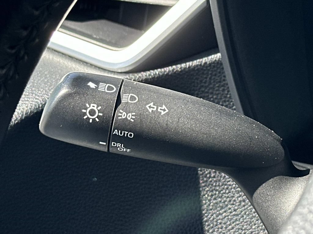 Used 2024 Toyota Corolla SE w/ SE Premium Package FWD image 10