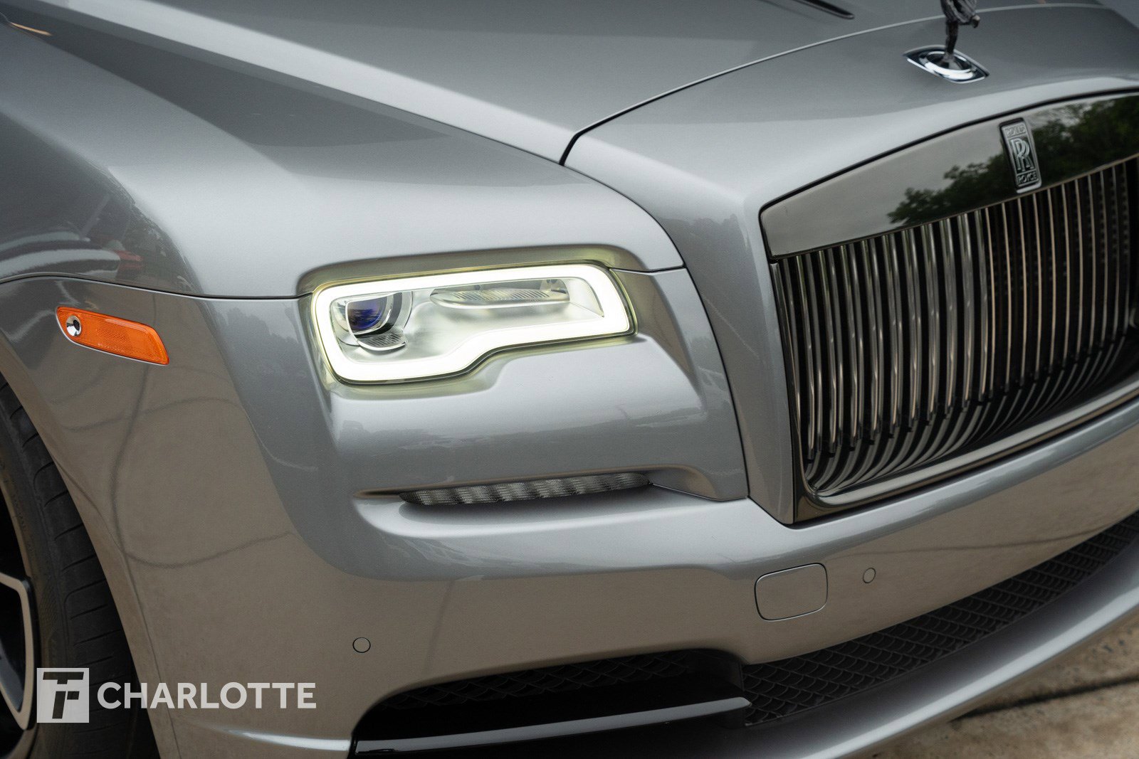 Used 2019 Rolls-Royce Dawn image 2