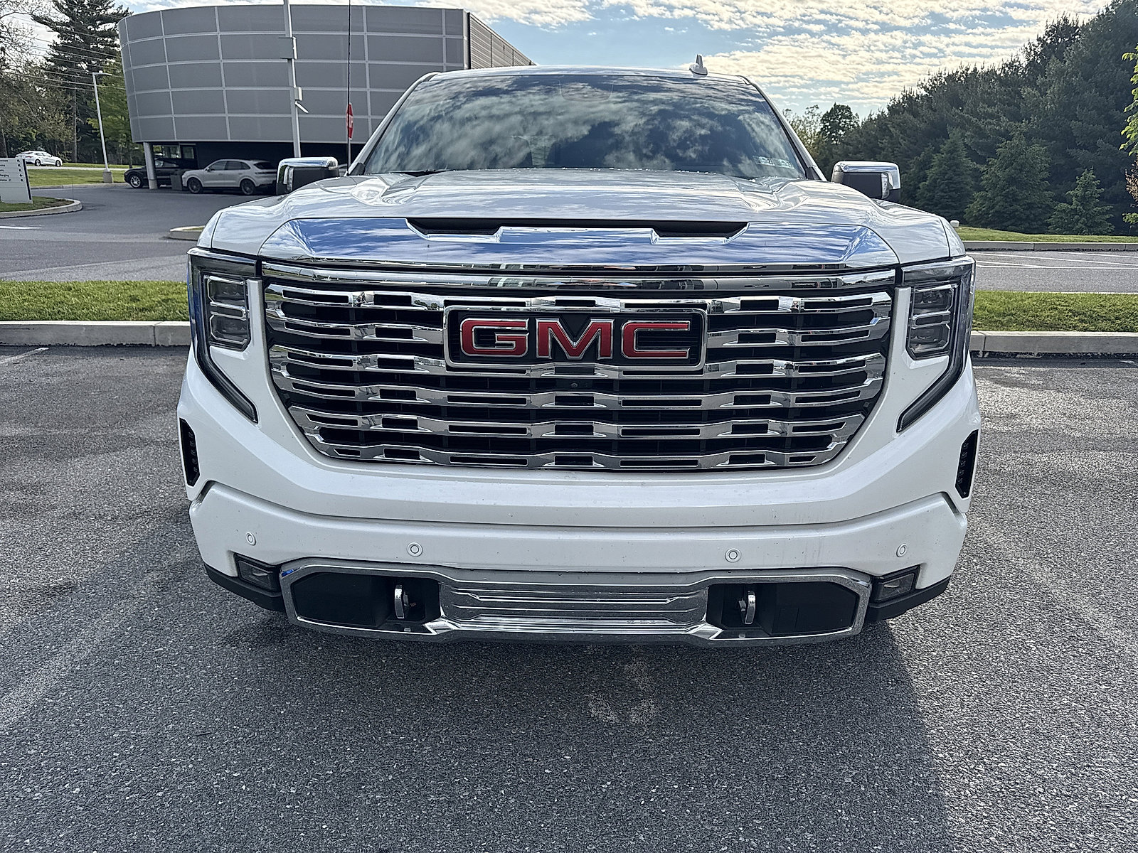 Used 2023 GMC Sierra 1500 Denali w/ Denali Reserve Package AWD/4WD image 7