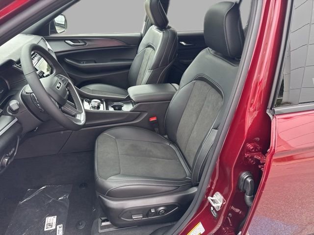 New 2025 Jeep Grand Cherokee L Altitude image 17