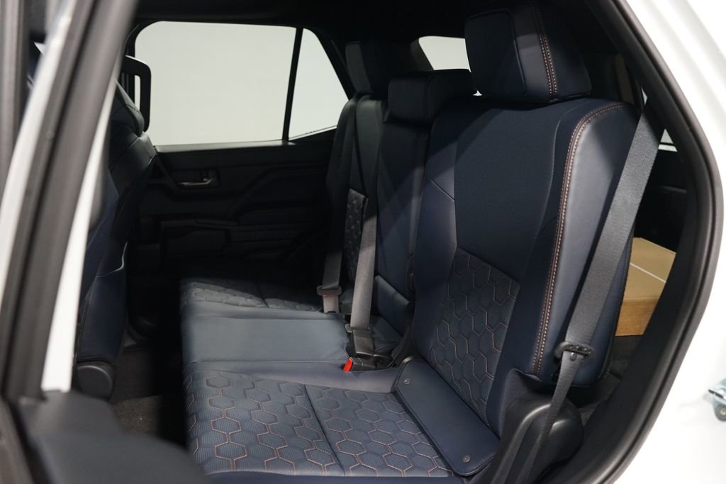 New 2026 Toyota 4Runner Platinum AWD/4WD image 32