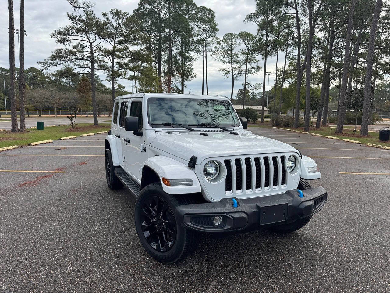 Used 2022 Jeep Wrangler Unlimited Sahara AWD/4WD image 3