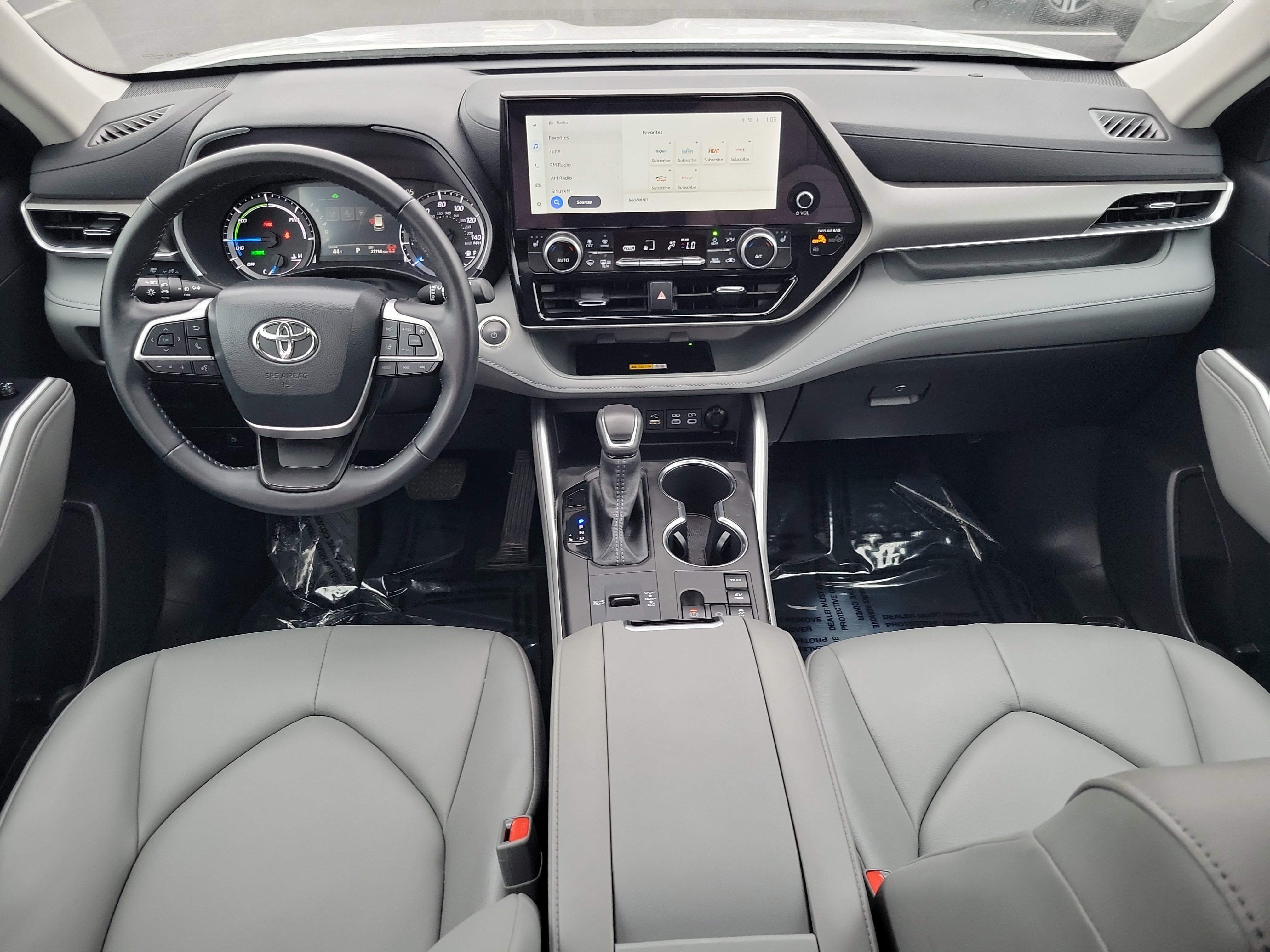 Certified 2025 Toyota Highlander XLE image 13