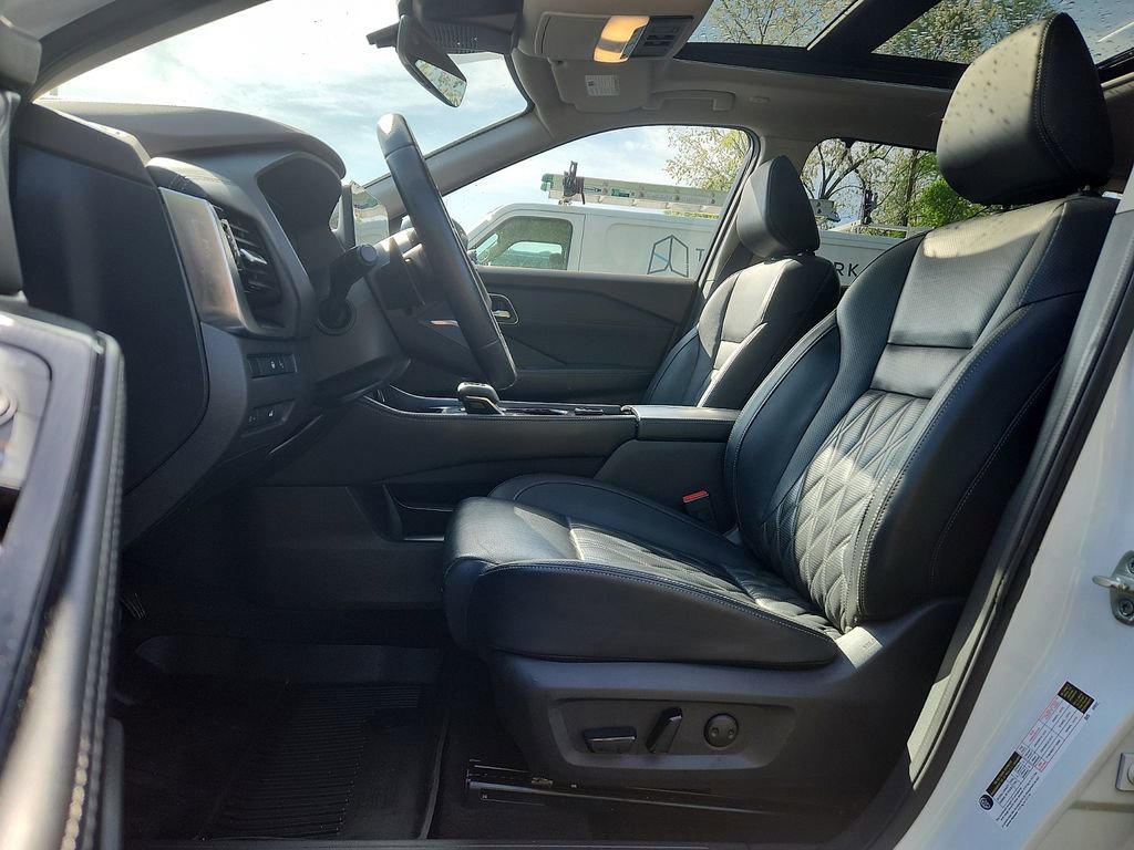 Certified 2023 Nissan Rogue Platinum w/ Platinum Premium Package AWD/4WD image 14