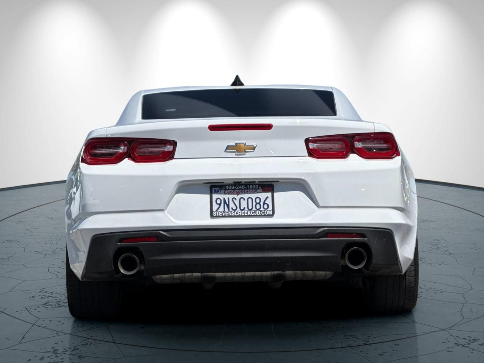Used 2023 Chevrolet Camaro LT RWD image 5