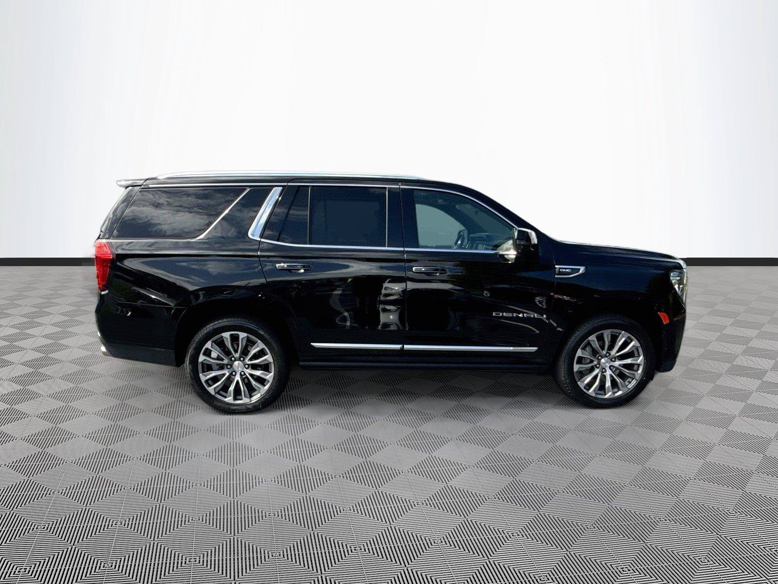 Used 2021 GMC Yukon Denali w/ Denali Premium Package AWD/4WD image 8