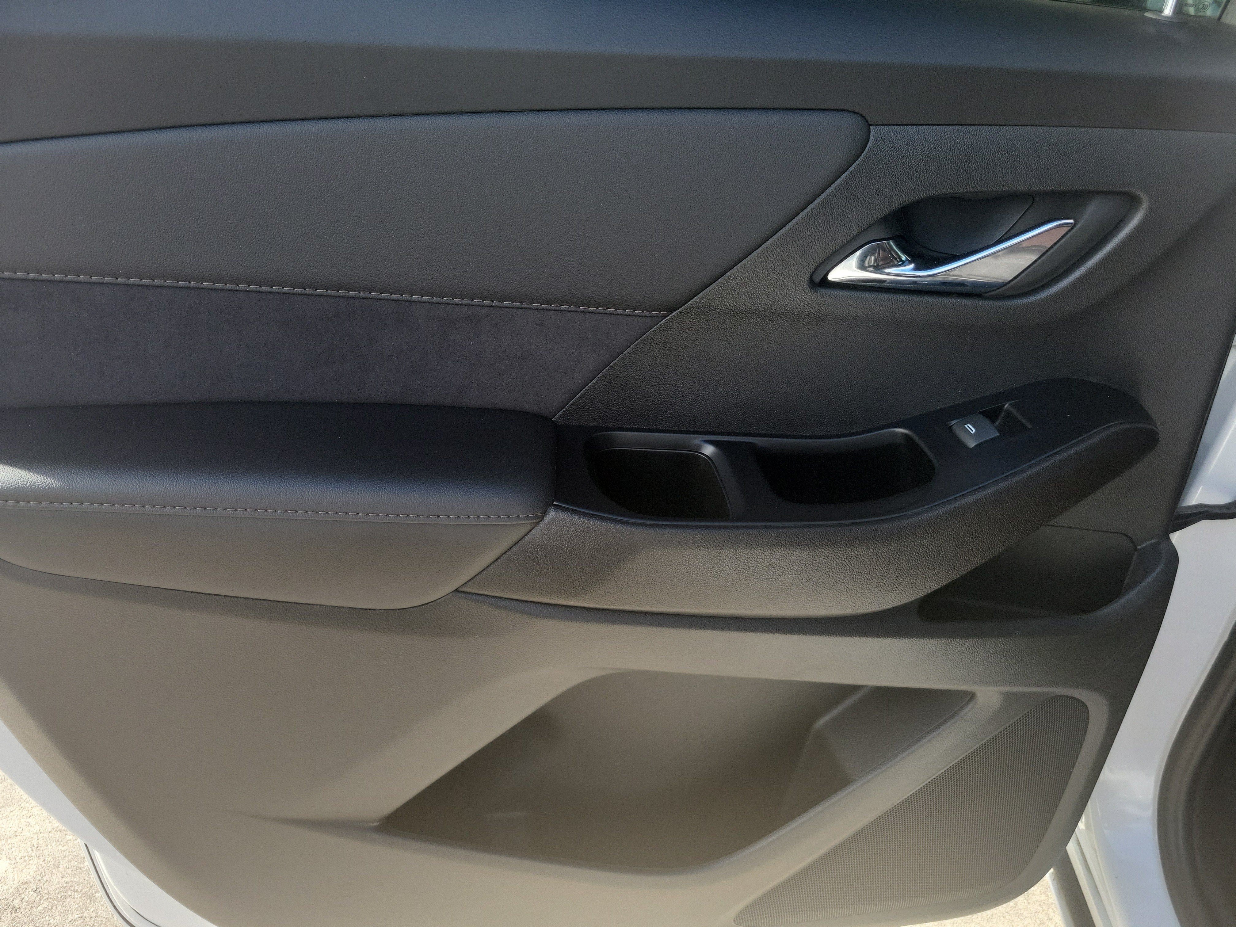 Used 2023 Chevrolet Traverse High Country FWD image 13