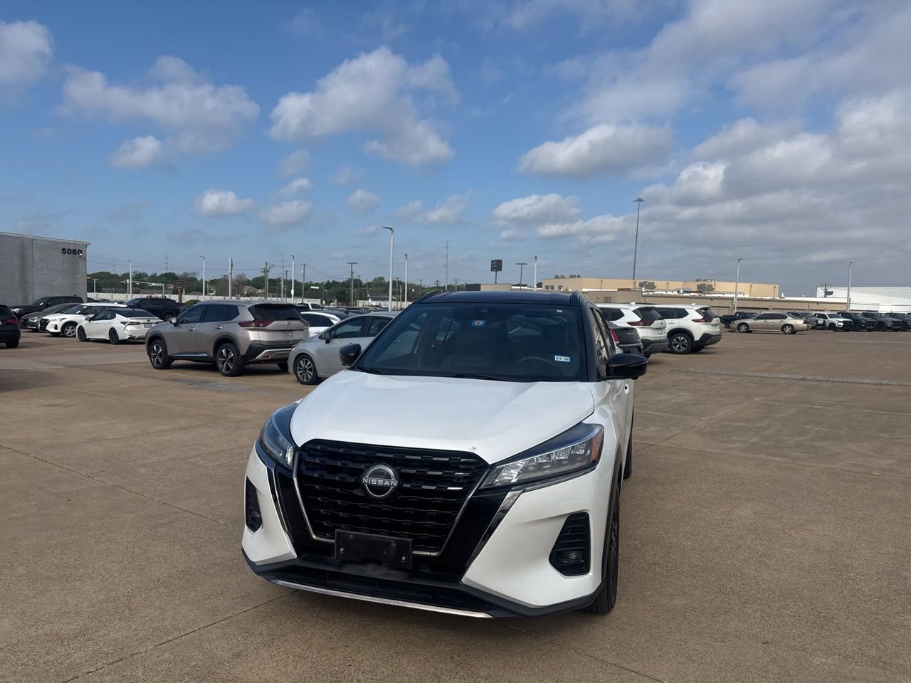 Certified 2022 Nissan Kicks SR w/ Premium Package image 6