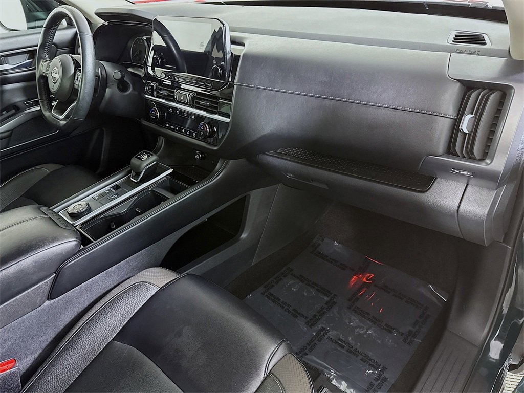 Certified 2023 Nissan Pathfinder SL w/ Black Appearance Package image 34