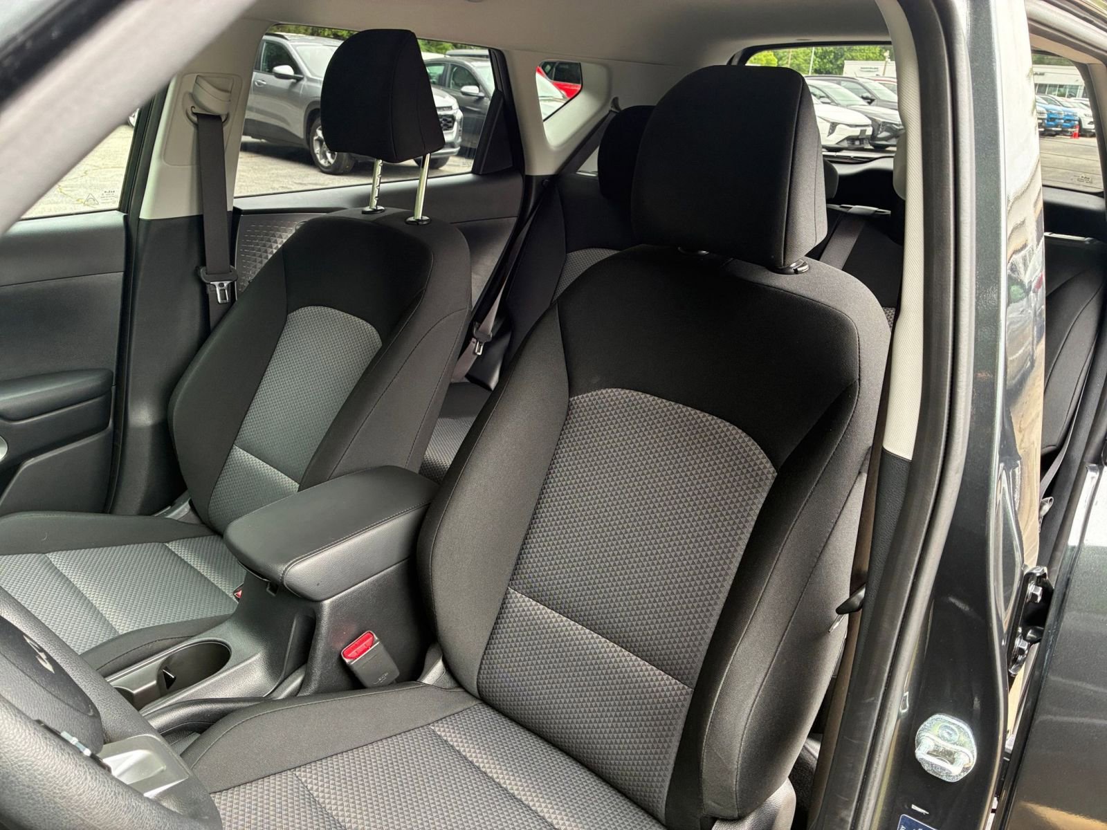 Used 2025 Kia Soul LX w/ LX Technology Package FWD image 36