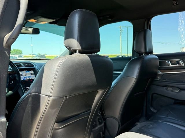 Used 2019 Ford Explorer Limited w/ Class III Trailer Tow Package FWD image 14