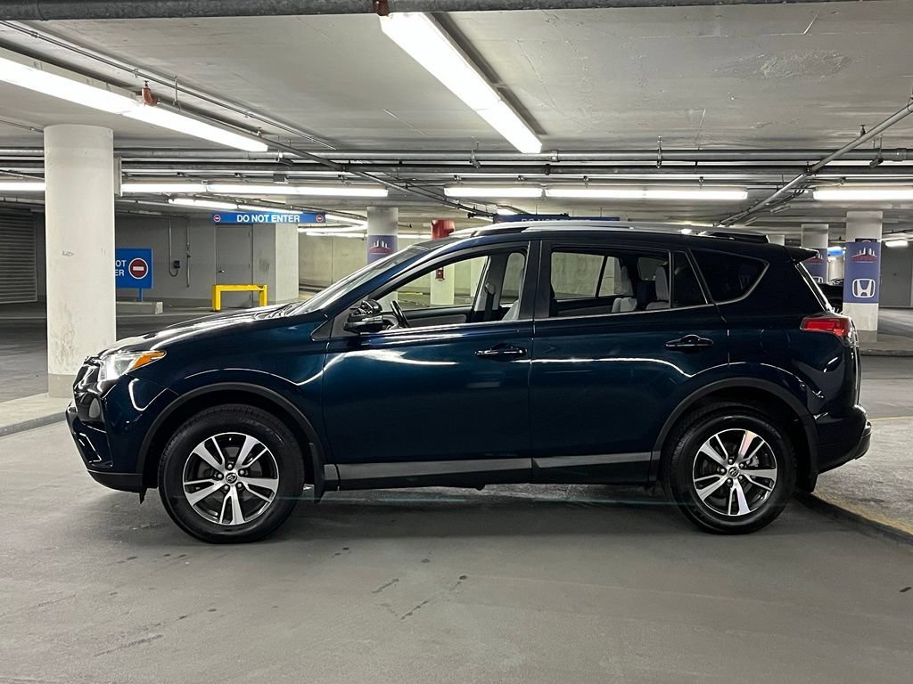 Used 2017 Toyota RAV4 XLE w/ All Weather Liner Package AWD/4WD image 28