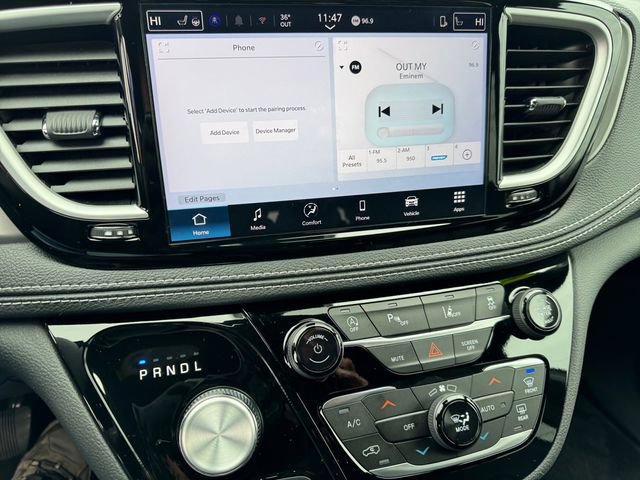 Certified 2025 Chrysler Pacifica Select image 24