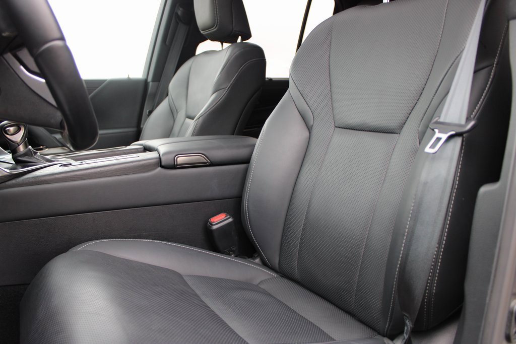 Used 2023 Lexus LX 600 4WD w/ Luxury Package image 11