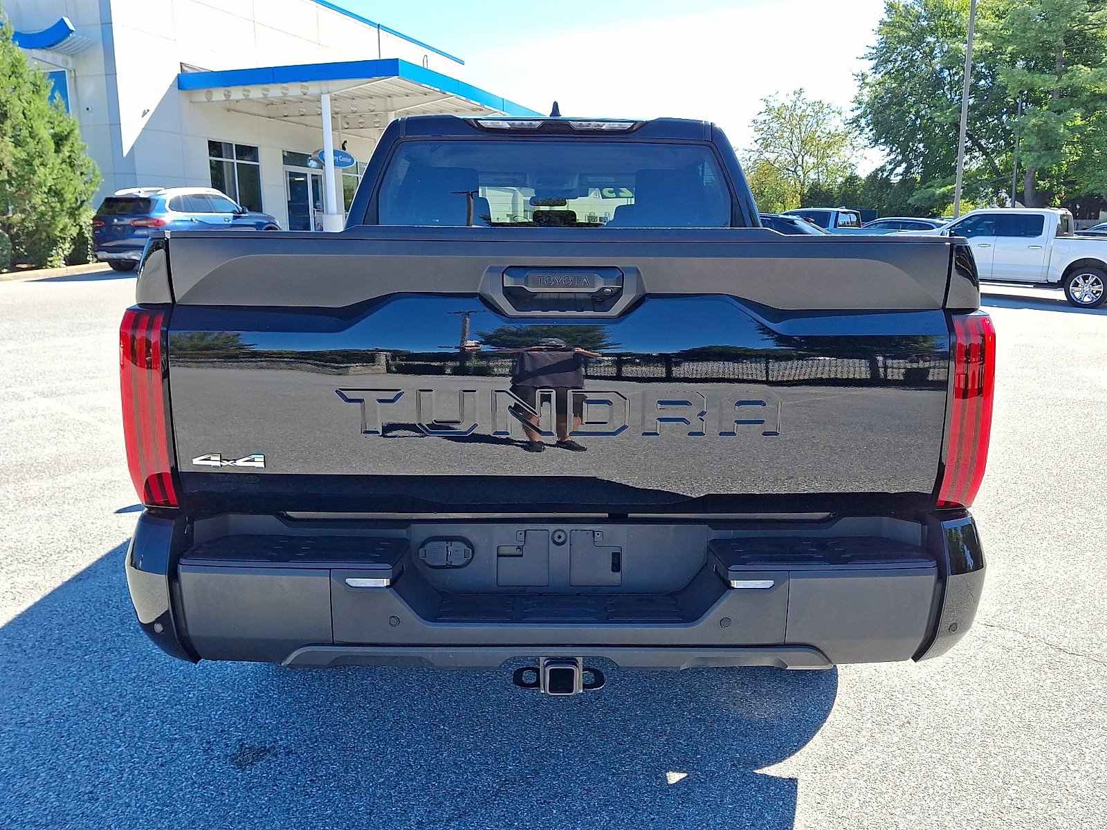 Used 2023 Toyota Tundra SR5 w/ SR5 Premium Package AWD/4WD image 5