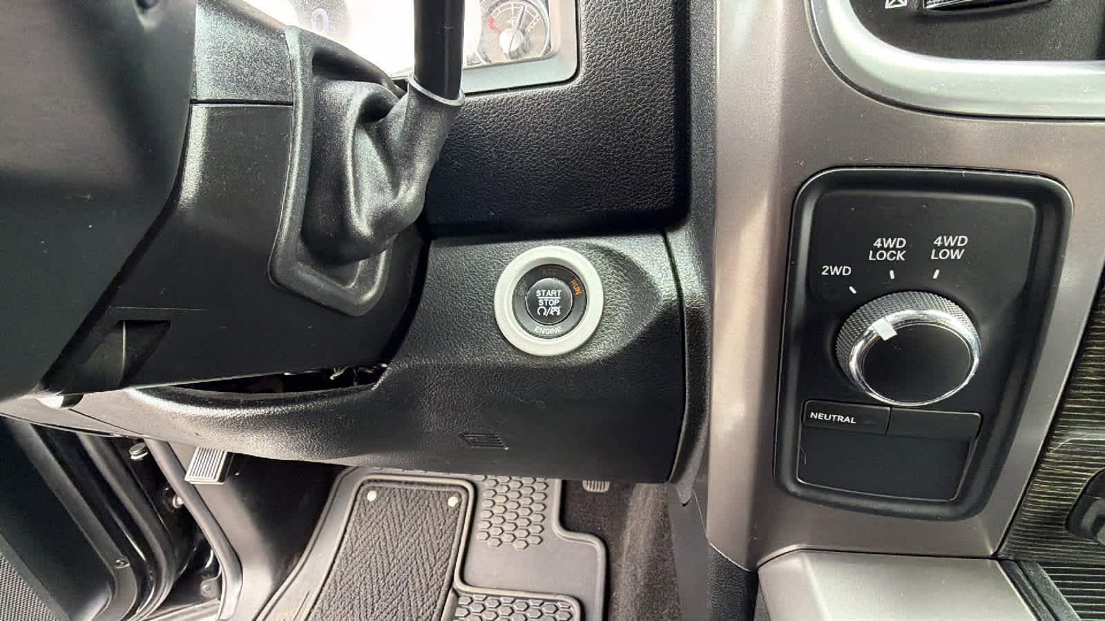 Used 2015 RAM 2500 Limited image 17