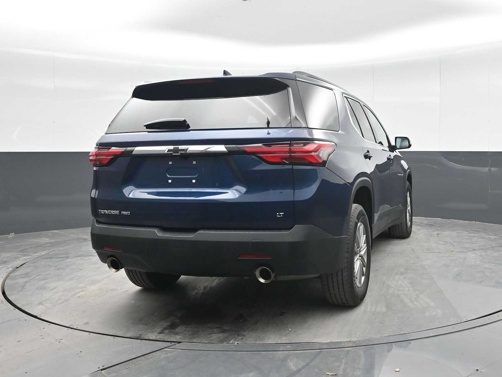 Used 2023 Chevrolet Traverse LT AWD/4WD image 10