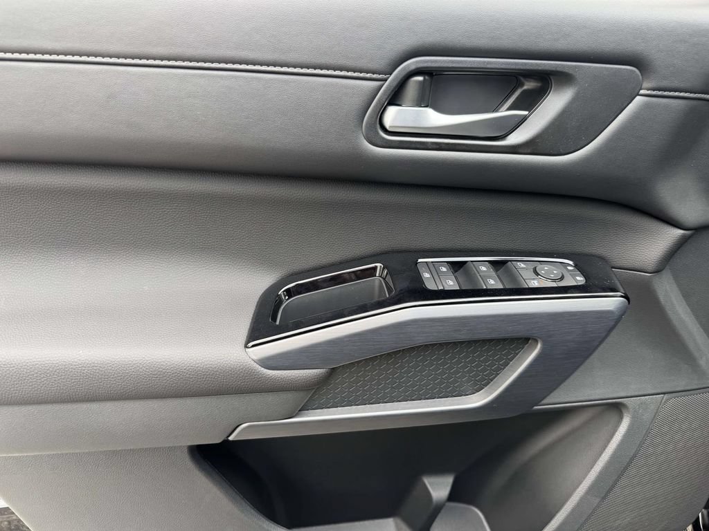 New 2026 Nissan Pathfinder SL AWD/4WD image 14
