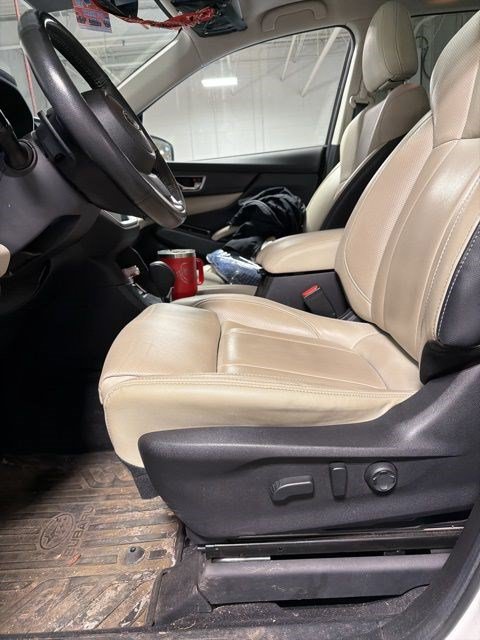 Used 2023 Subaru Ascent Limited w/ Technology Package AWD/4WD image 11