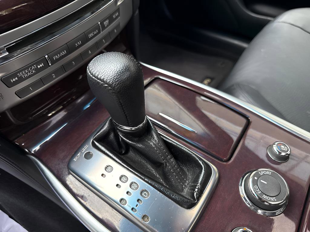 Used 2017 INFINITI Q70 L 3.7 AWD/4WD image 29