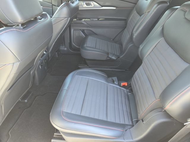 Used 2025 Ford Explorer ST-Line AWD/4WD image 31