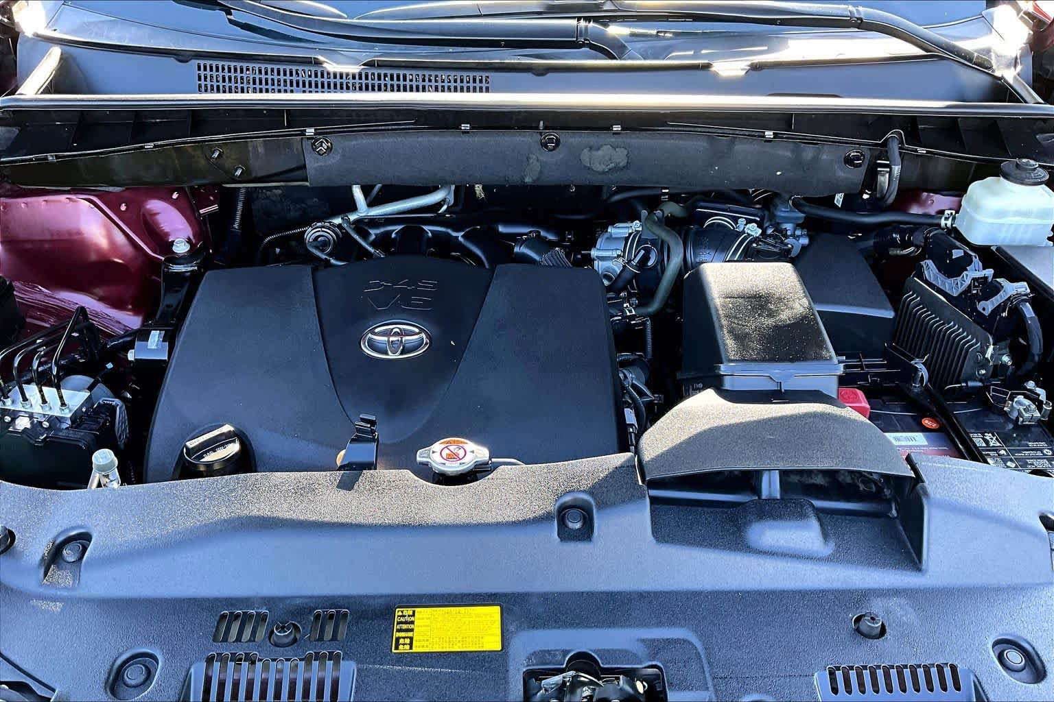 Used 2018 Toyota Highlander XLE image 31