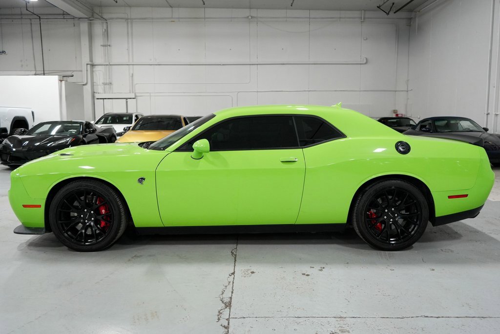 Used 2015 Dodge Challenger SRT Hellcat image 2