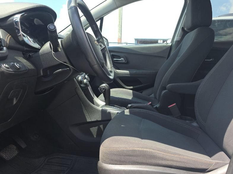 Used 2019 Chevrolet Trax LS w/ Tint and Cruise Package AWD/4WD image 30